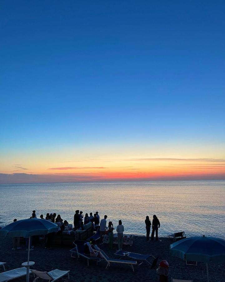 la casetta di Sophia Torrenova  Esterno foto